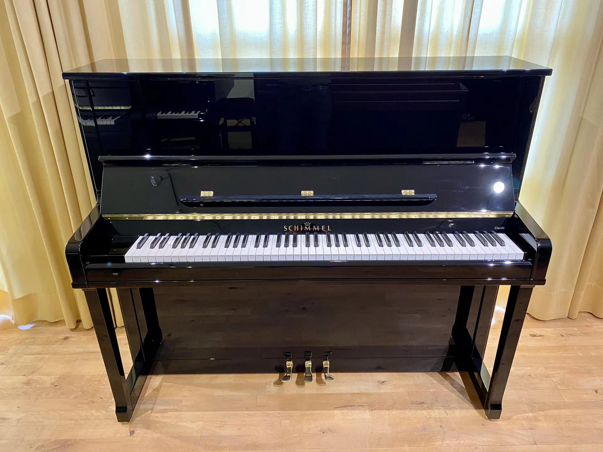 Schimmel C126